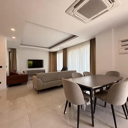 Premium Tuerkbuekue With Private Pool بيت للعطل