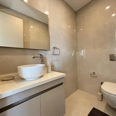 Premium Tuerkbuekue With Private Pool بيت للعطل *