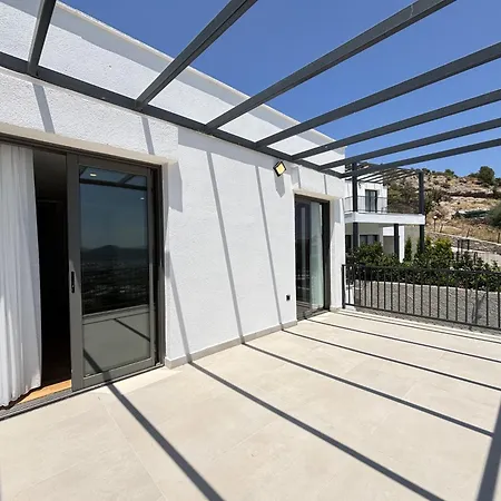 Premium Tuerkbuekue With Private Pool بيت للعطل