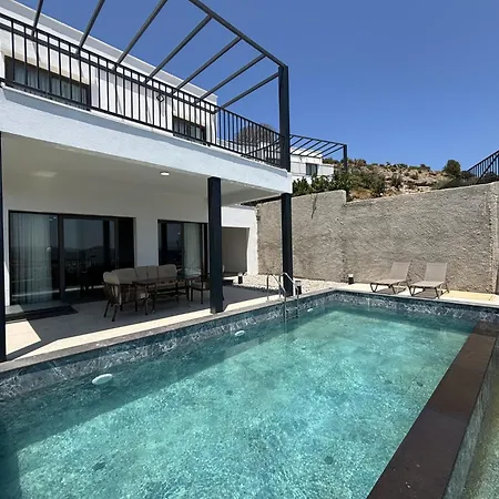 Premium Tuerkbuekue With Private Pool بيت للعطل *